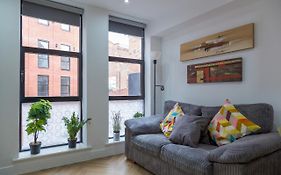 Pass The Keys New Modern, Central Jewellery Quarter Apartment